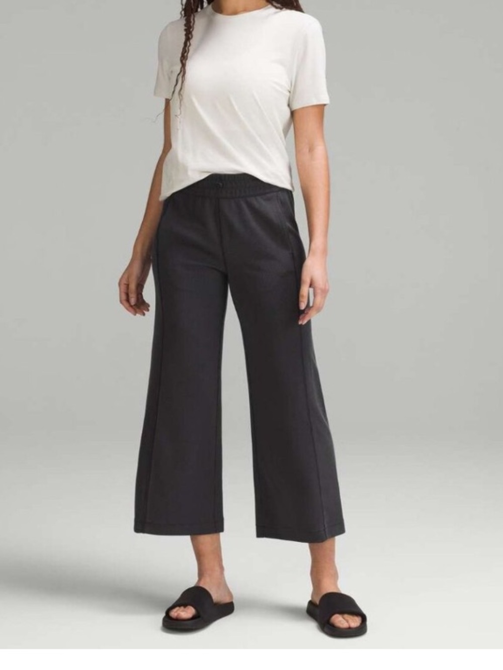 Lululemon ribbed softstreme mid rise wide leg cropped pant 25” size 4